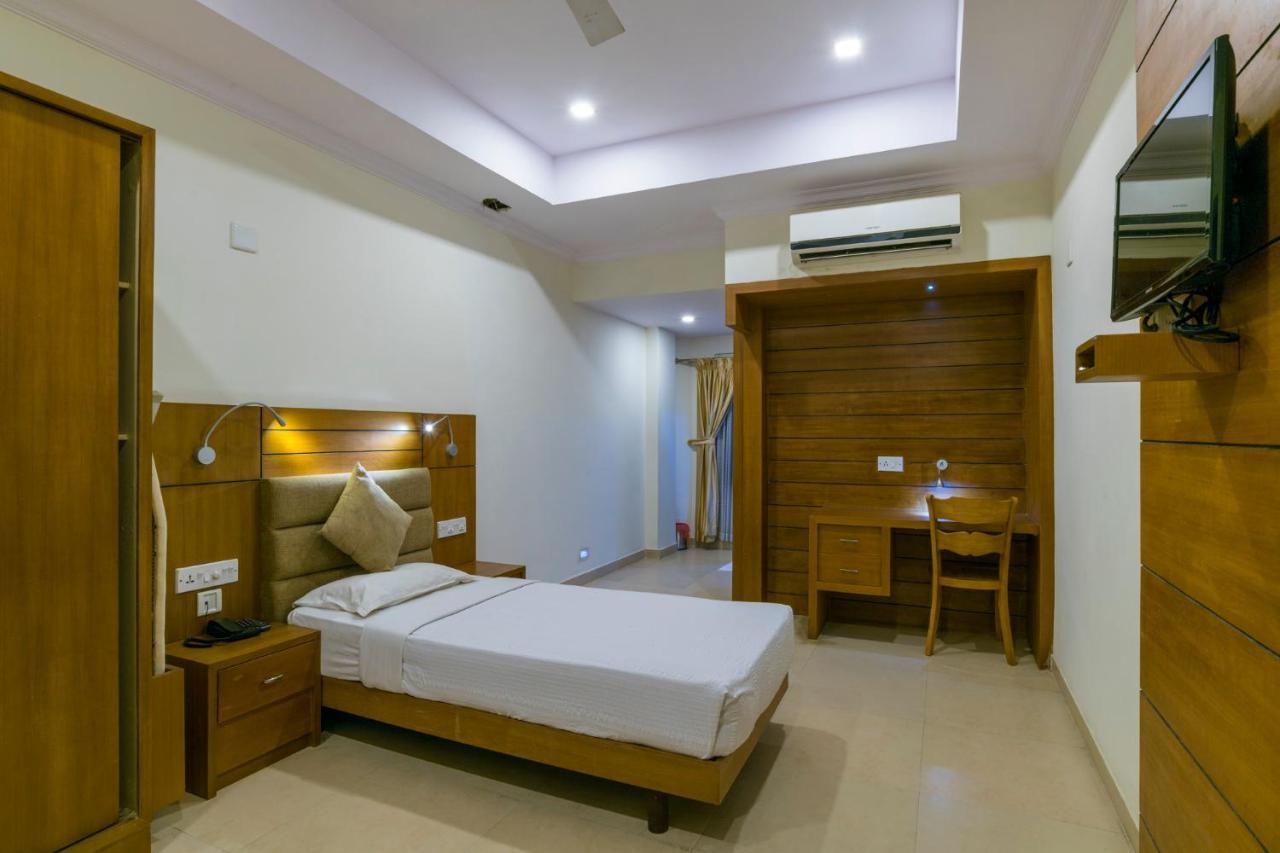 Hotel Sree Gokulam Residency Thrissur Exterior foto